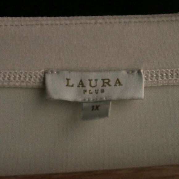 Laura | Tunic Top w Bracelet Sleeve - Picture 2 of 6